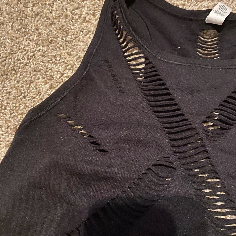 Alo Yoga Ripped Tank Small - Picture 4 of 4